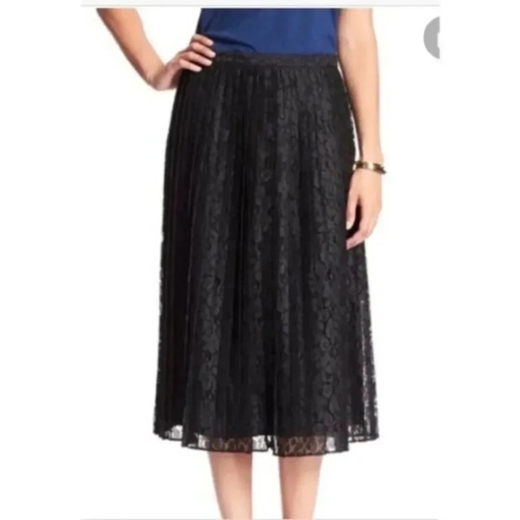 Banana Republic factory midi lace skirt - Picture 1 of 8
